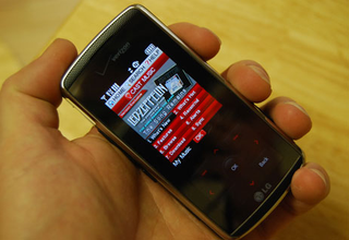 Illustration for article titled Verizon's LG Venus Reviewed (Verdict: Better Than Chocolate)